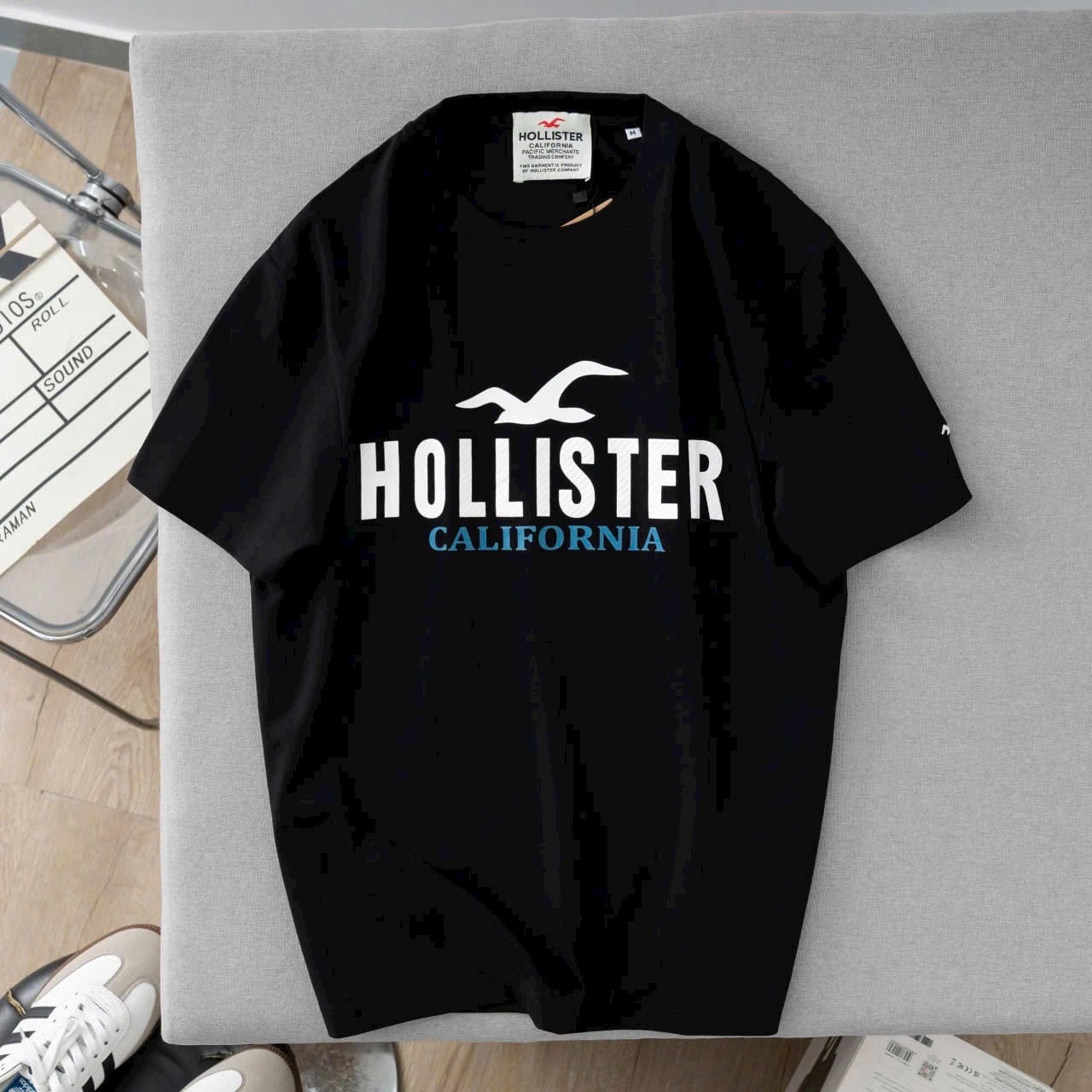 Holllister Relaxed Fit T Shirts